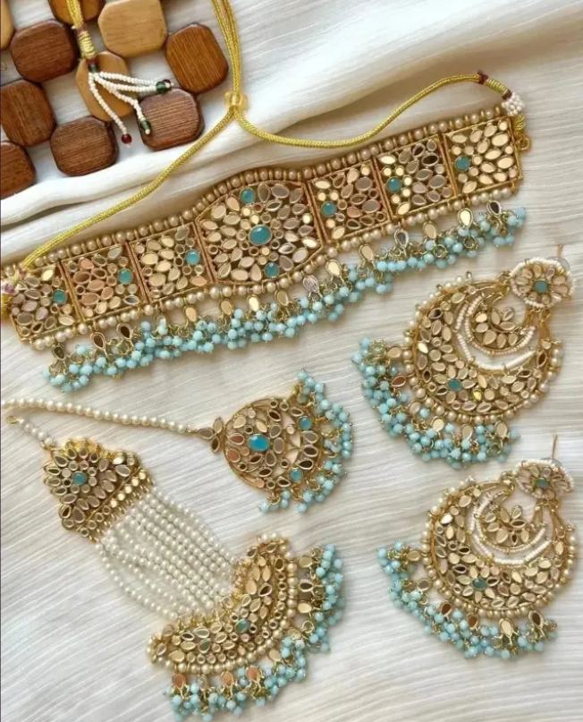 Kundan Paratha Jhumar Set