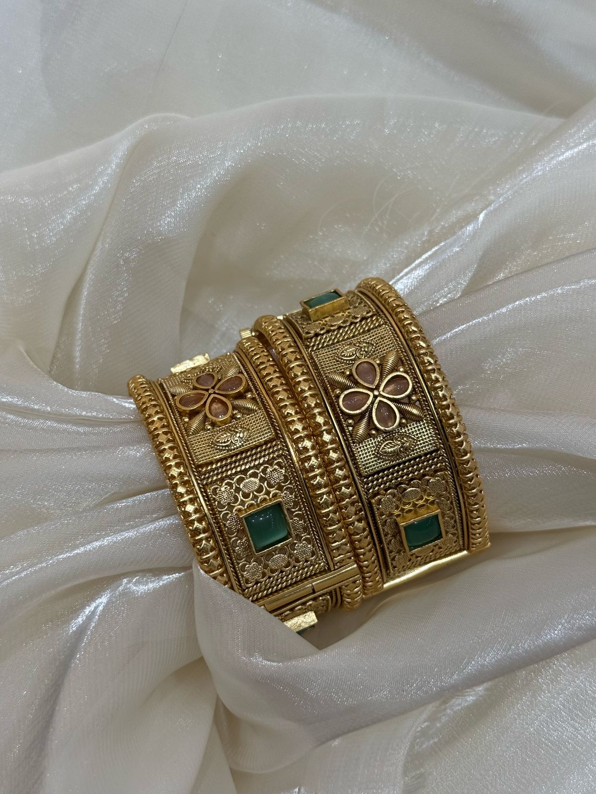 Pair of Zar Baaliyan