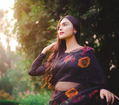 Siyah Saree