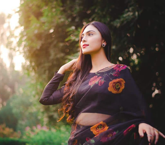 Siyah Saree